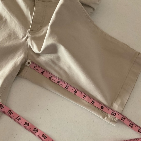 Nine West Jeans “Lucie” Bermuda Shorts Beige Straight Leg Stretch Women’s Size 8 - Picture 3 of 9